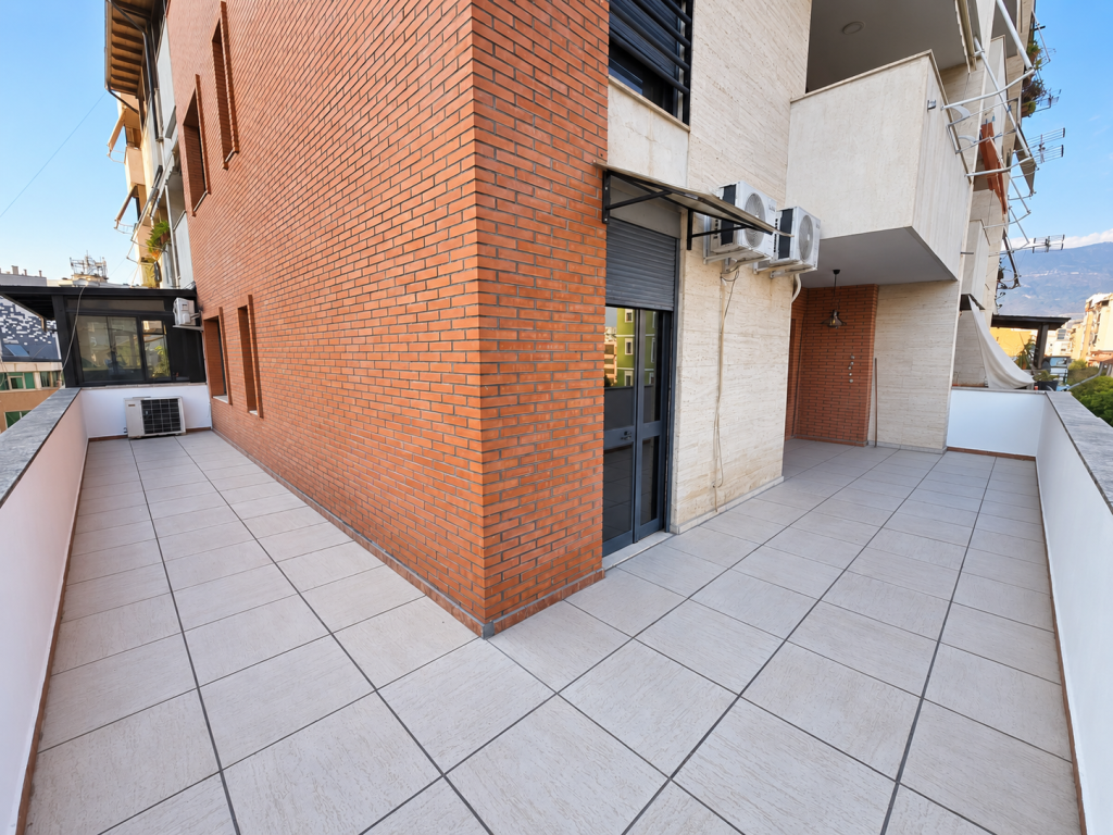 OFFICE WITH VERANDA FOR RENT | CENTER 9-FLOORS  #1378