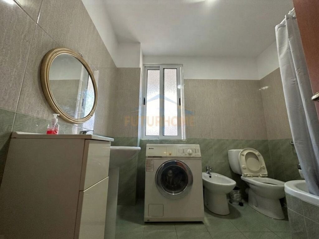 Qira, Apartament 1+1, Rruga e Barrikadave, Tiranë.