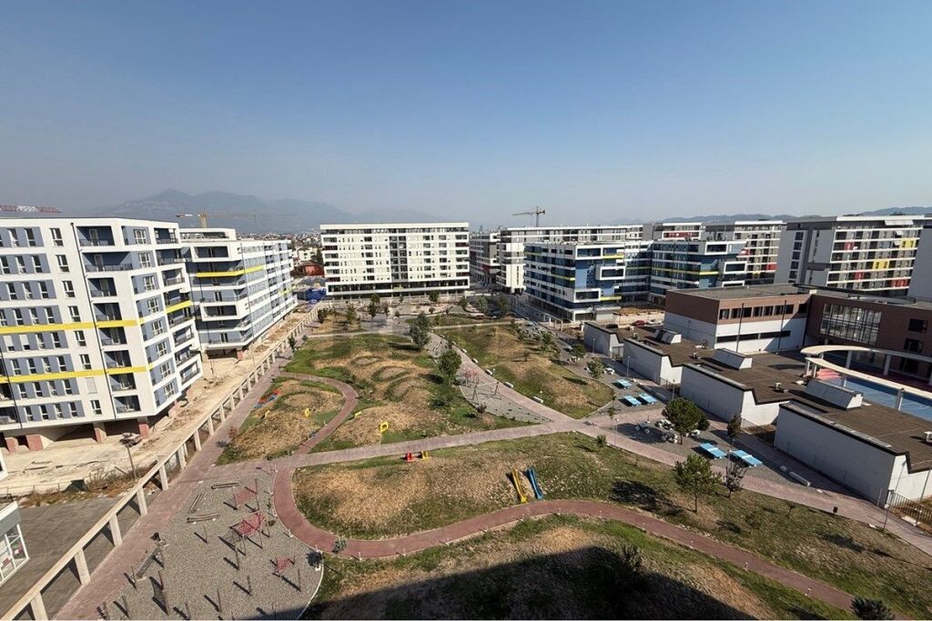 Apartament 2+1 Për Qira - Univers City
