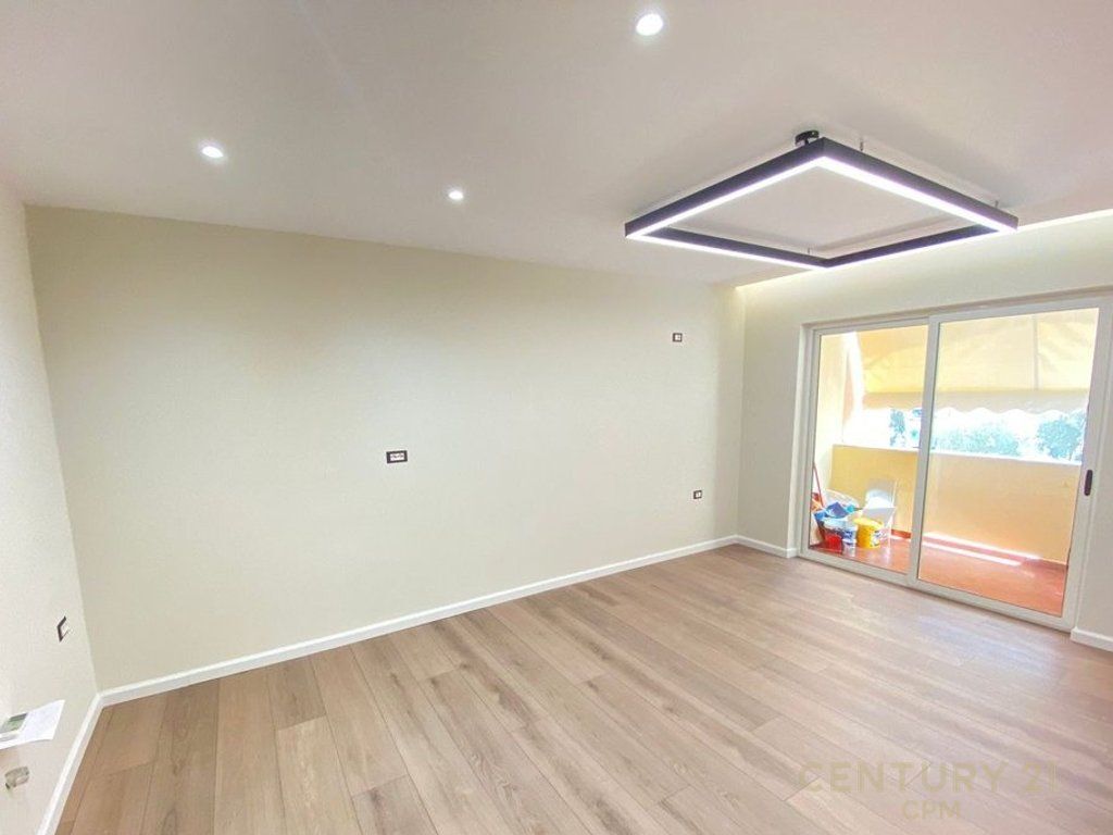 SHESIM APARTAMENT 1+1 TE KOMUNA PARISIT !!!