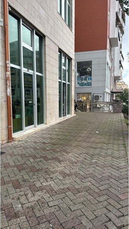 Ambient Komercial Për Shitje në Ali Demi, Tiranë - 380000€ | 76.68 m² 380,000 €