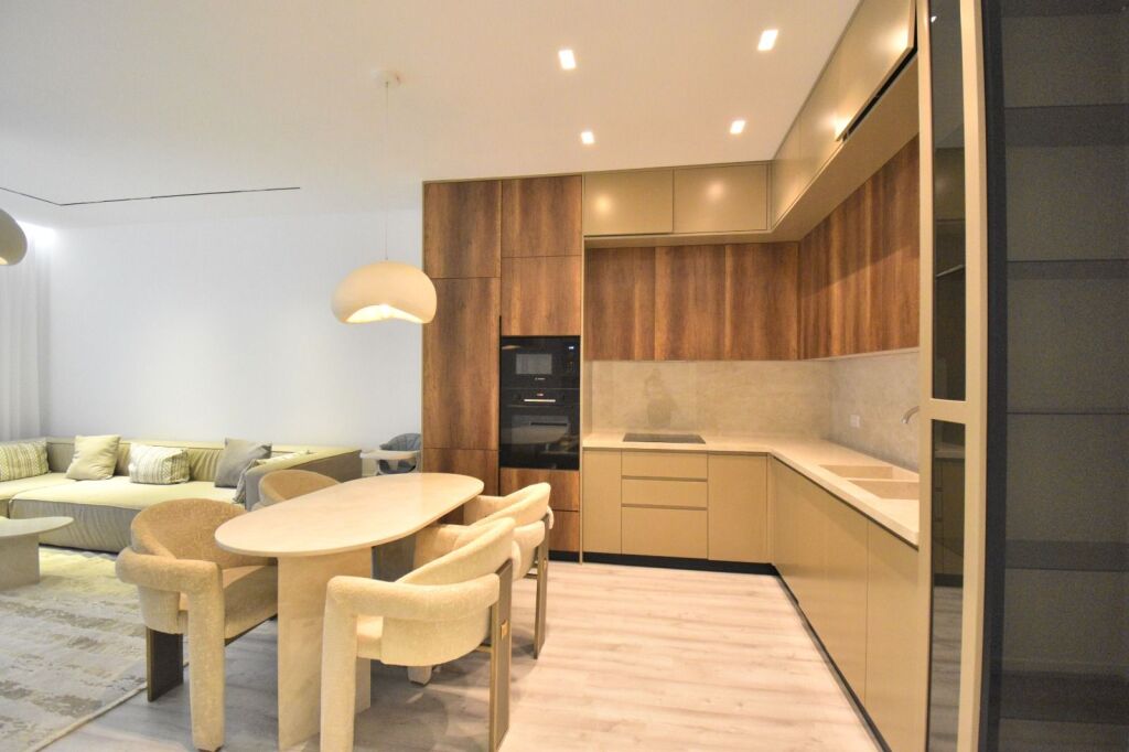 🏡 APPARTAMENTO 2+1+2 IN AFFITTO – EMERAL CENTER 📍 Via 5 Maji
