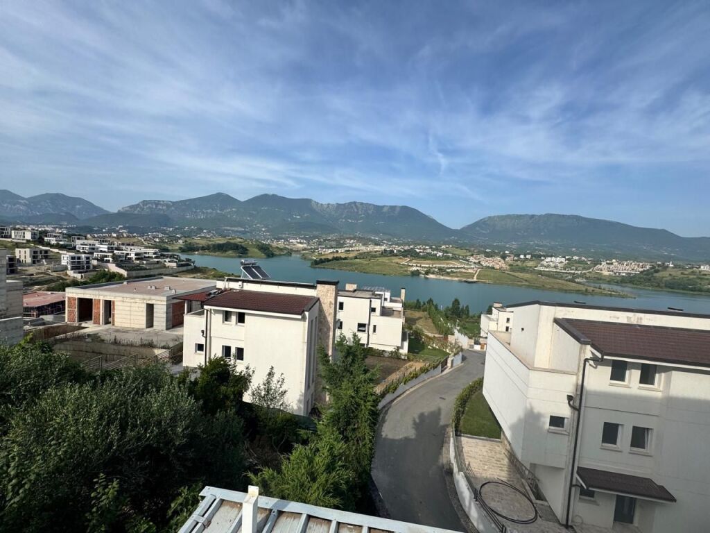 APPARTAMENTO IN AFFITTO 2+1+2 + PARCHEGGIO - LAGO DI FARKA