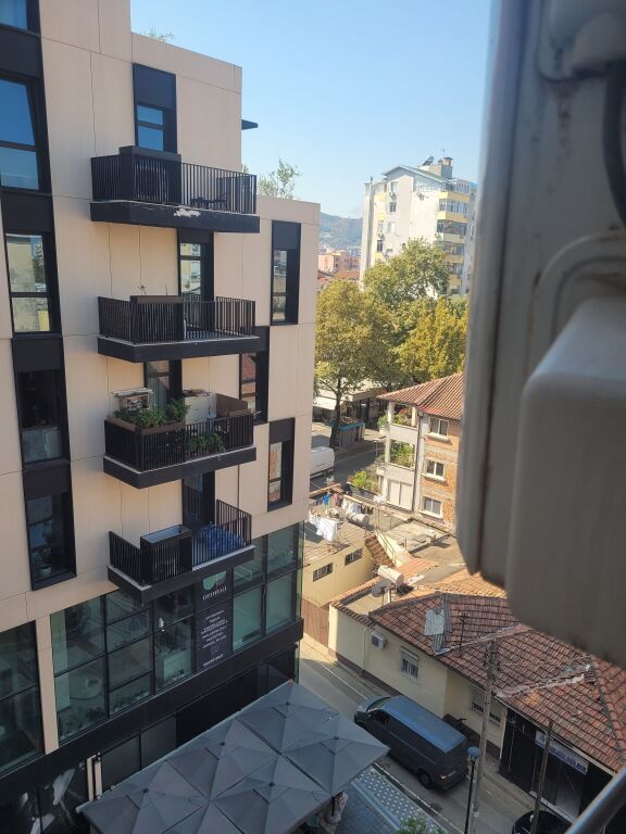 Apartment 2+1 for rent Myslym Shyri 