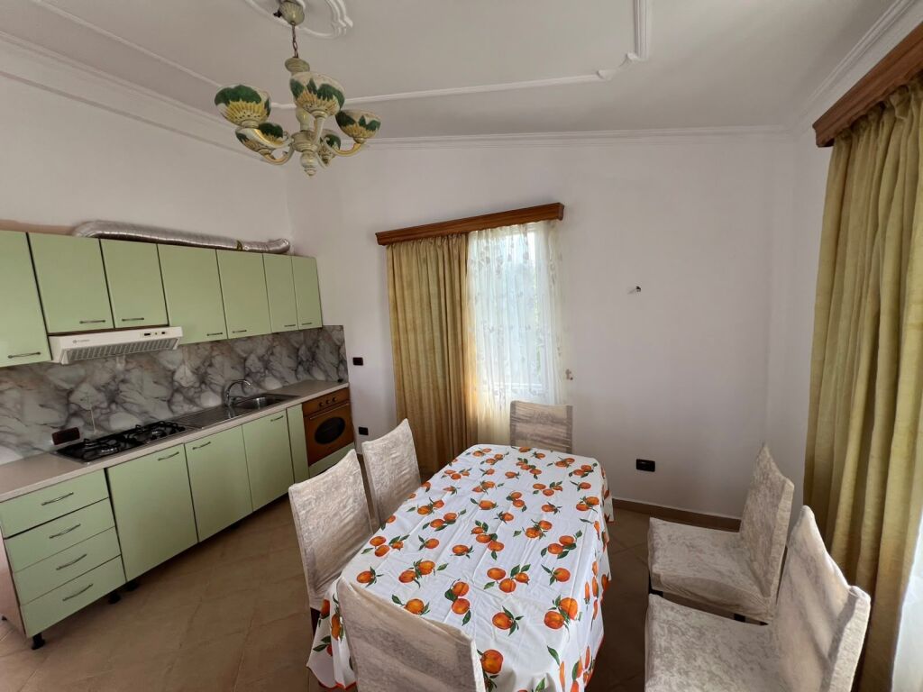 QIRA KATI 2 I NJE VILE 2+1 SUKTH DURRES 250 EURO
