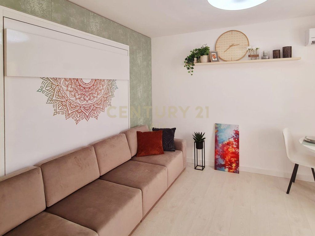 MONOLOCALE INVESTITO IN VENDITA VICINO A PIAZZA WILLSON - OPPORTUNITÀ IDEALE DI INVESTIMENTO