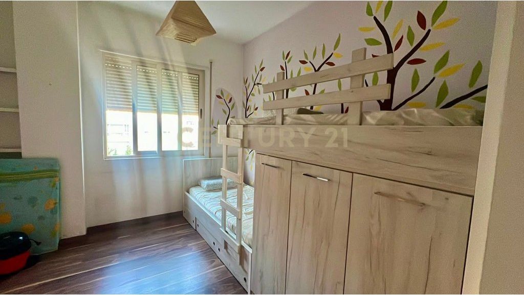 AFFITTO, APPARTAMENTO 2+1 MODERNO, GIARDINO ZOOLOGICO/BOTANICO. /Mese 80.000 Lek /Mese