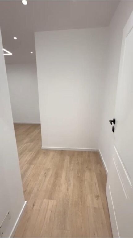 Shitje | Apartament 2 + 1 + 2 | 21 Dhjetori afer SQ21 | 270000 €