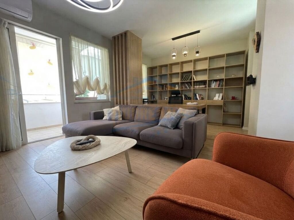 Affitto, Appartamento 2+1, Mercato Elettrico, Tirana