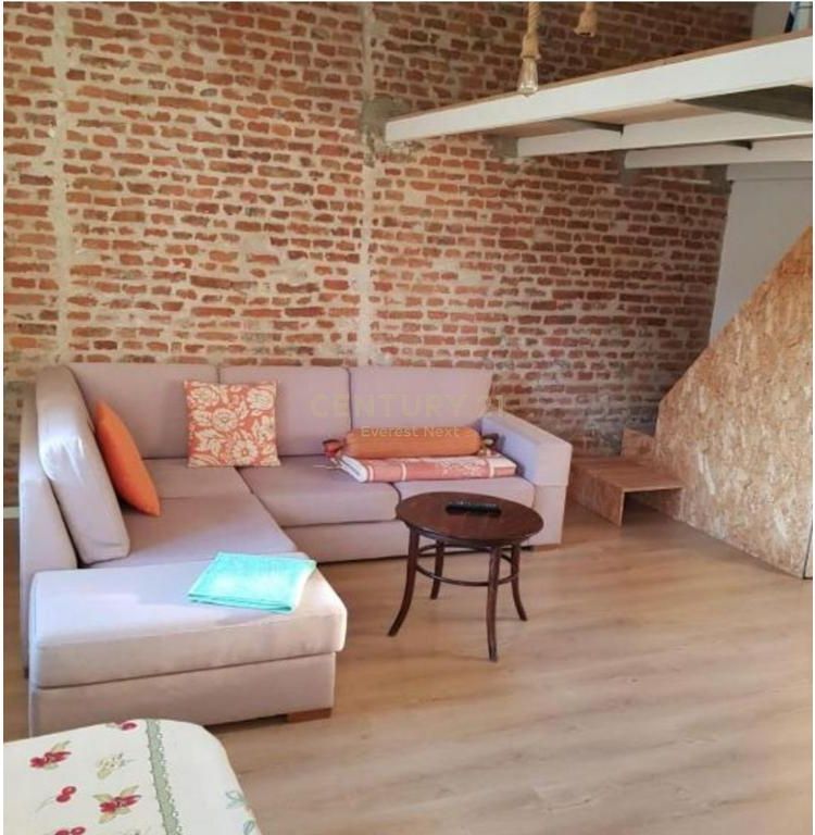 LOFT ME QIRA – RRUGA MIHAL DURI 875 € /Muaj 80,000 Lekë /Muaj