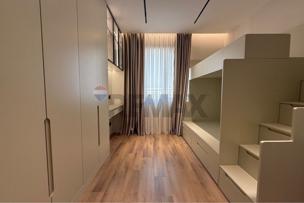 Apartament 2+1 Për Qira - Univers City