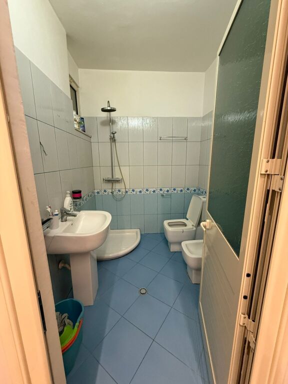 Shitet Apartament 2+1