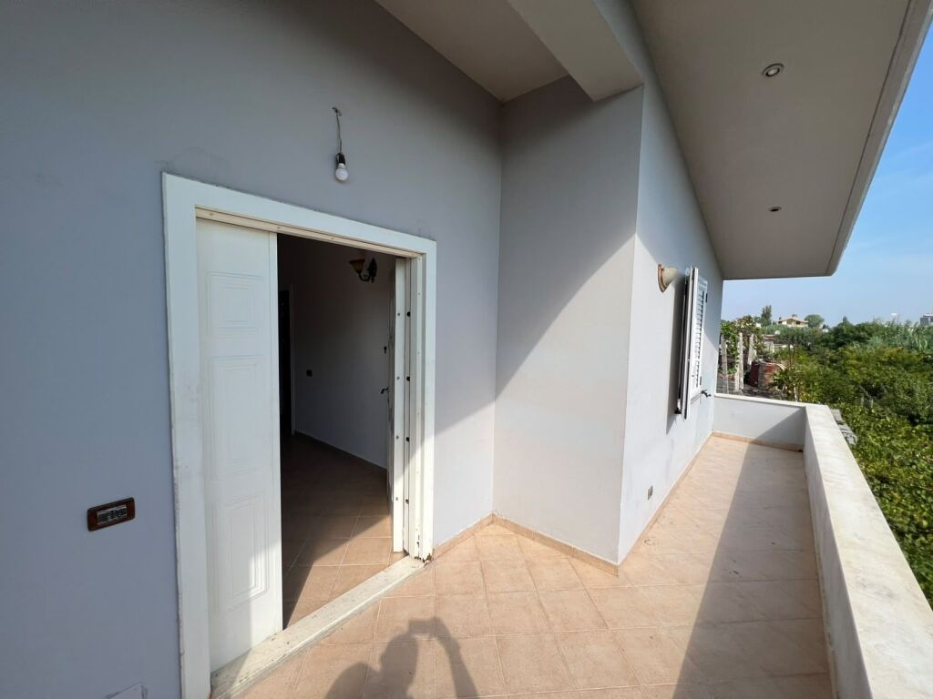 QIRA KATI 2 I NJE VILE 2+1 SUKTH DURRES 250 EURO