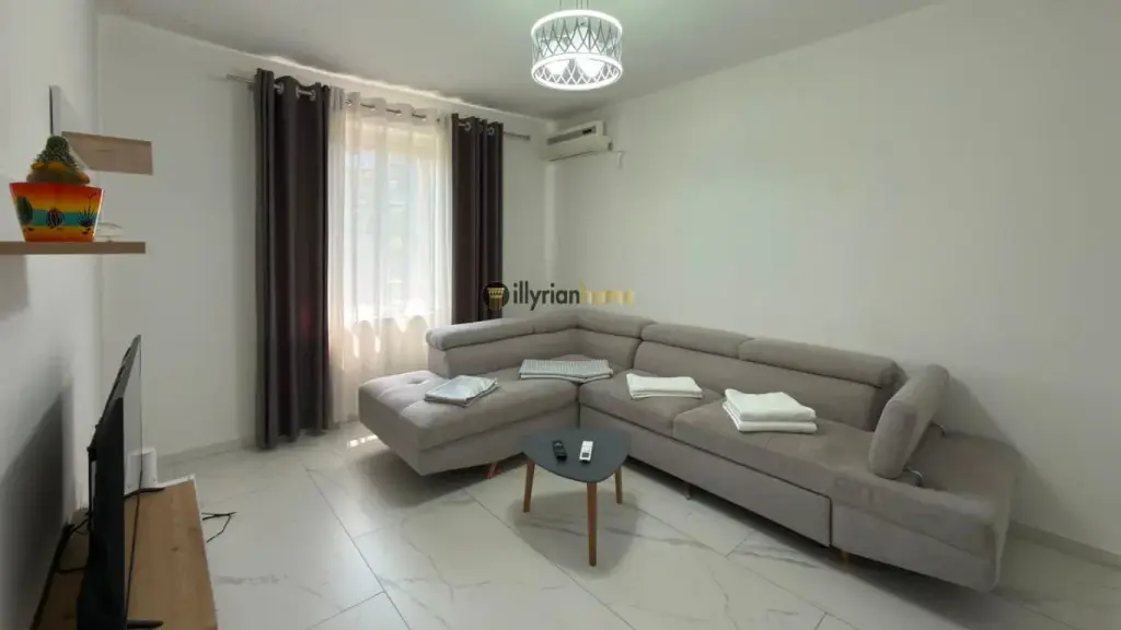 Qira, Apartament 1+1 me kuzhinë më vete tek Rruga e Elbasanit