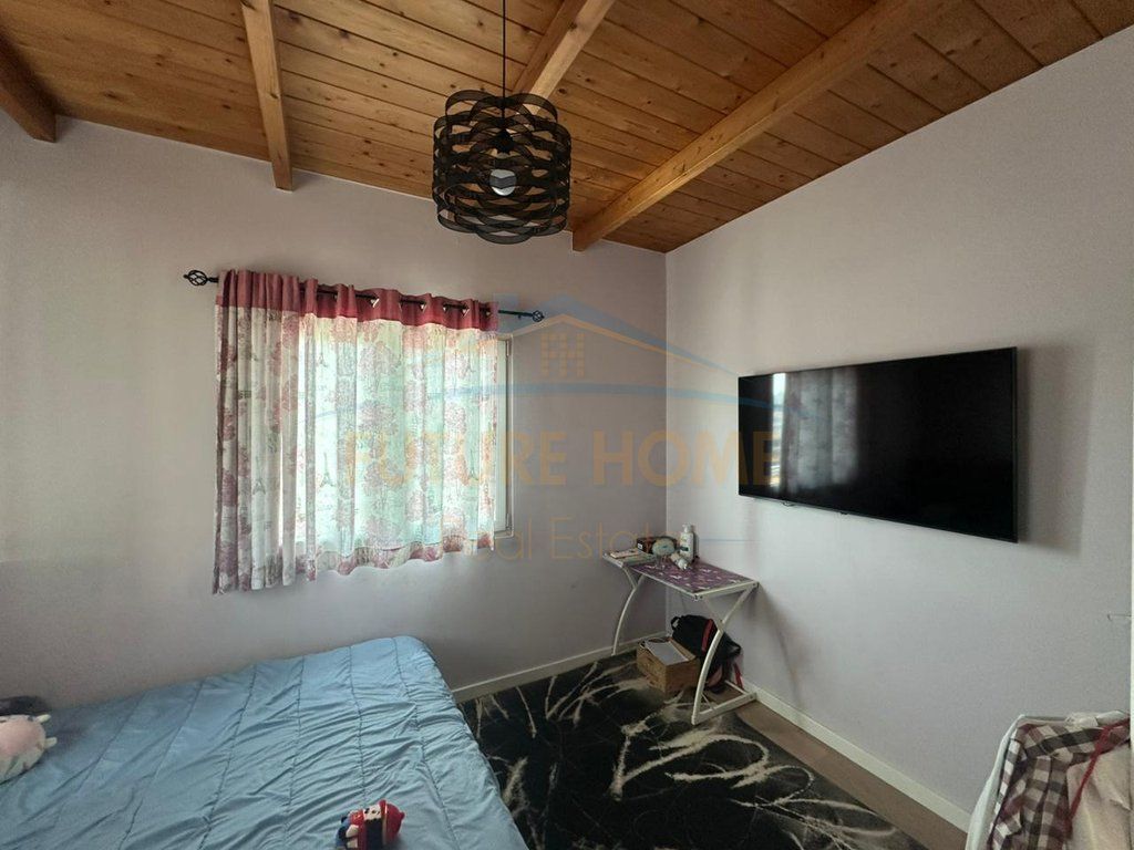 Rent, Apartment 3+1+2+ Veranda, 4 Deshmoret St., Tirana.