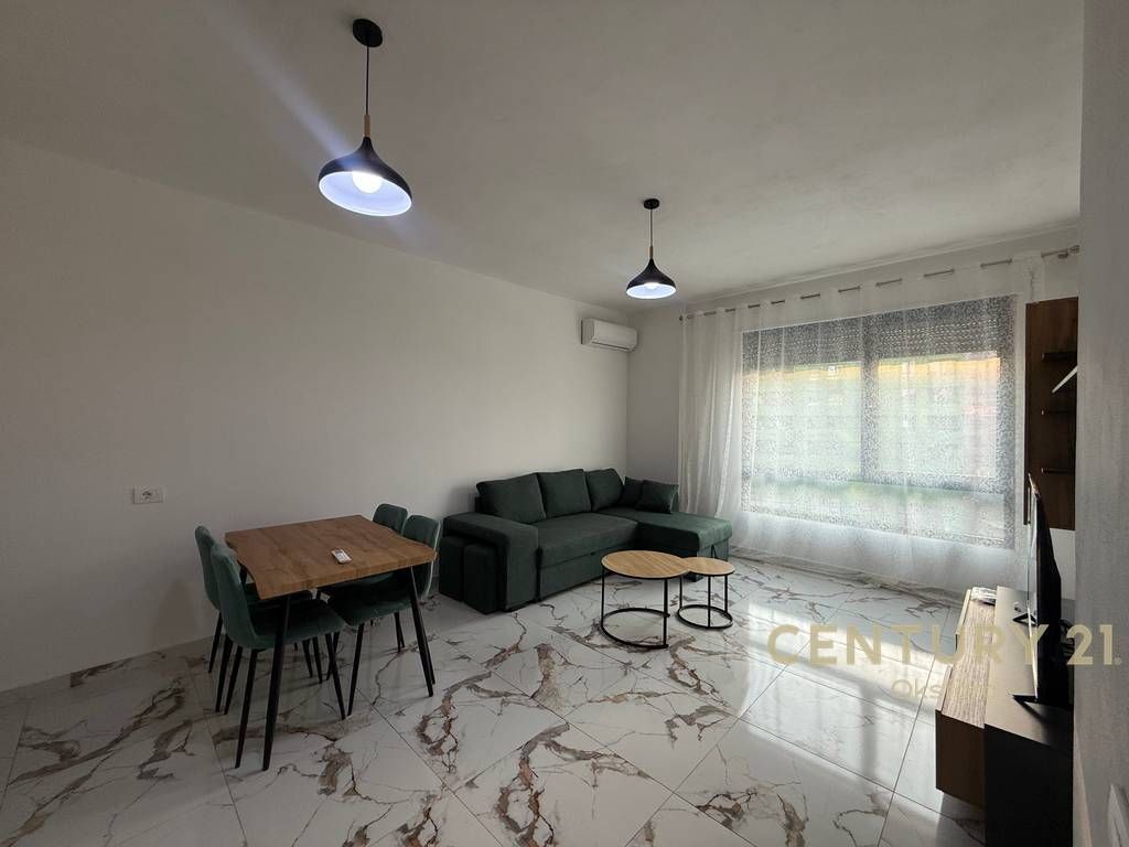 Affittiamo appartamento 2+1+2, in Via “5 Maji”! 600 € /Mese