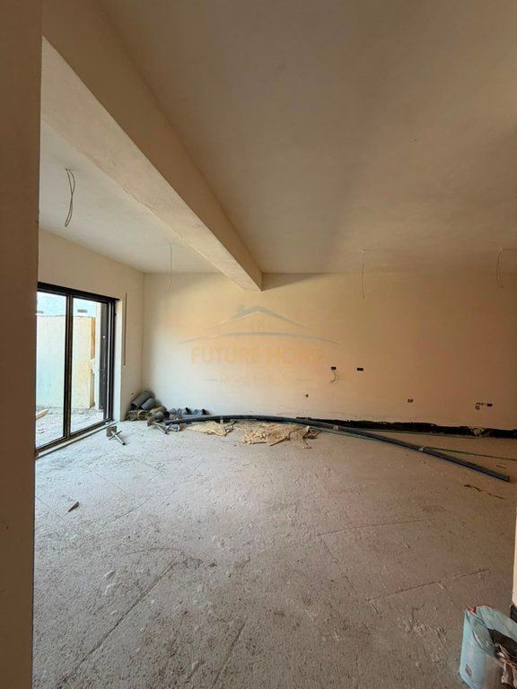 In vendita, Villa su 3 piani, Residenza Kodra e Diellit 2, Tirana.