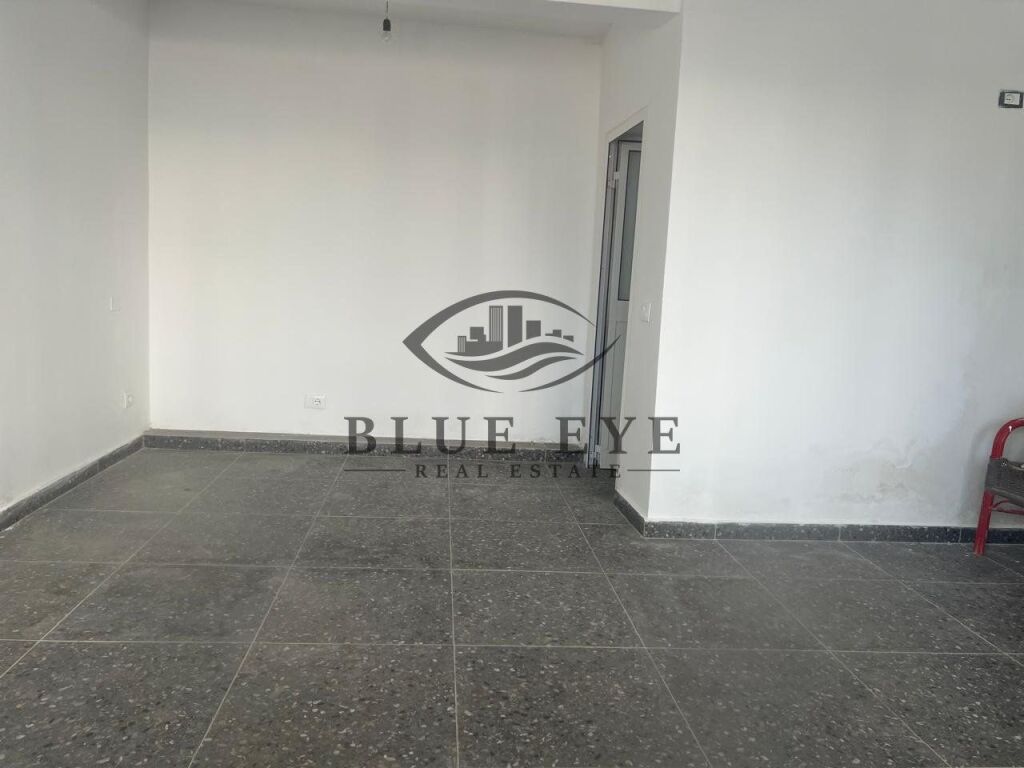 AMBIENTE COMMERCIALE IN AFFITTO – VICINO ALL'OSPEDALE, DURRËS!