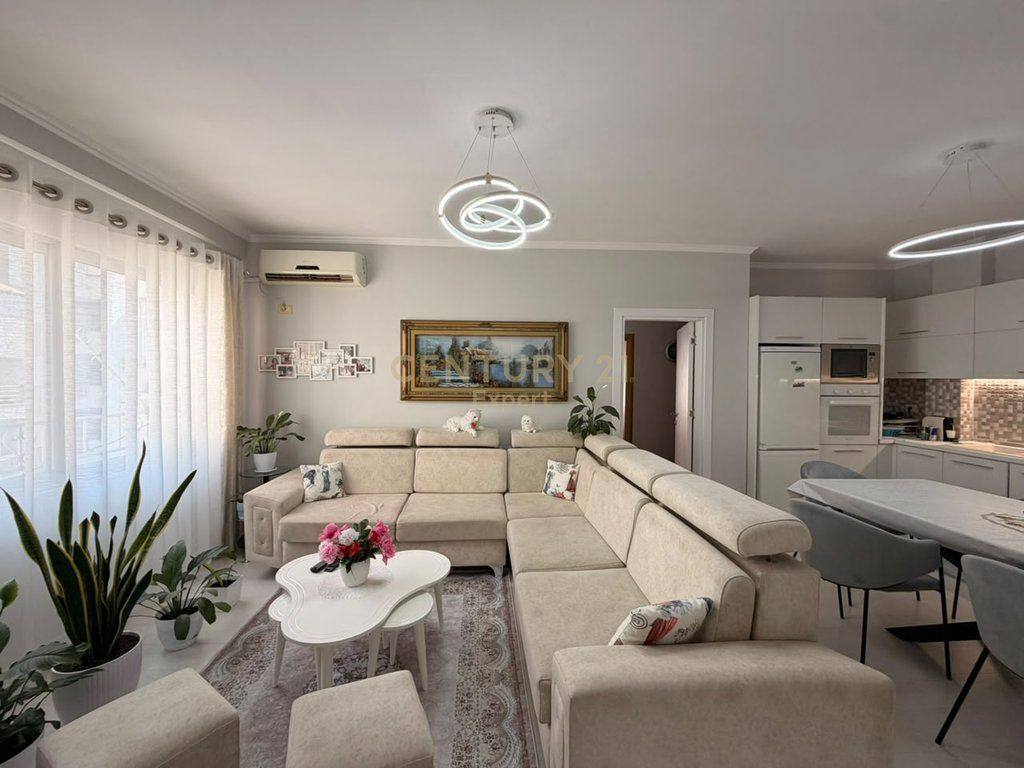 Appartamento 3+1+3 in Vendita – Astir