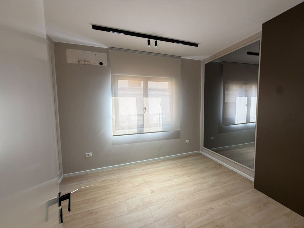 🏢 JEPET ME QIRA – APARTAMENT 3+1 NË BLLOK