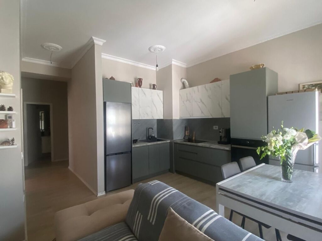 🏢Nella zona di Ali Demi, Complesso Mangalem, si affitta appartamento 2+1 arredato. 55.000 Leke