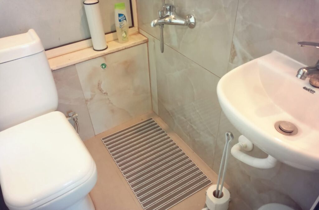 STUDIO APARTMENT 25,000 LEKE.GRANG BUILDING
