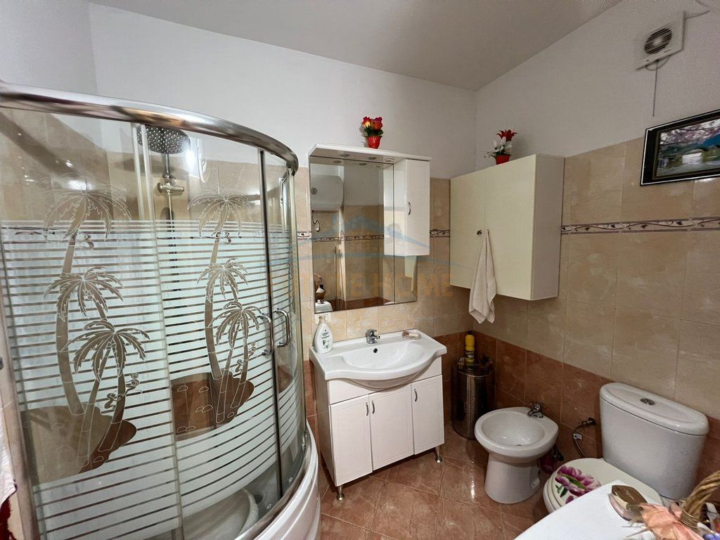 Shitet, Apartament 3+1+2, Sarandë