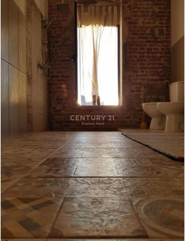 LOFT ME QIRA – RRUGA MIHAL DURI 875 € /Muaj 80,000 Lekë /Muaj