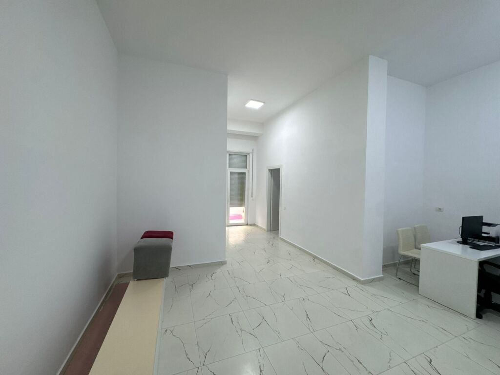 IN AFFITTO | Appartamento 2+1, Vicino Donika Center