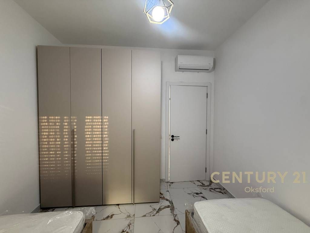 We rent a 2+1+2 apartment, at 5 Maji Street!