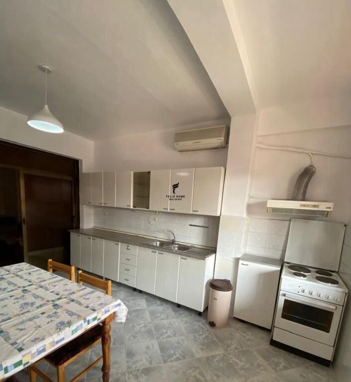 APARTAMENT ME QERA 1+1 BULEVARDI ZOGU 1 45.000 LEKE FH-92114