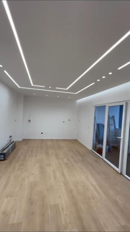 Shitje | Apartament 2 + 1 + 2 | 21 Dhjetori afer SQ21 | 270000 €