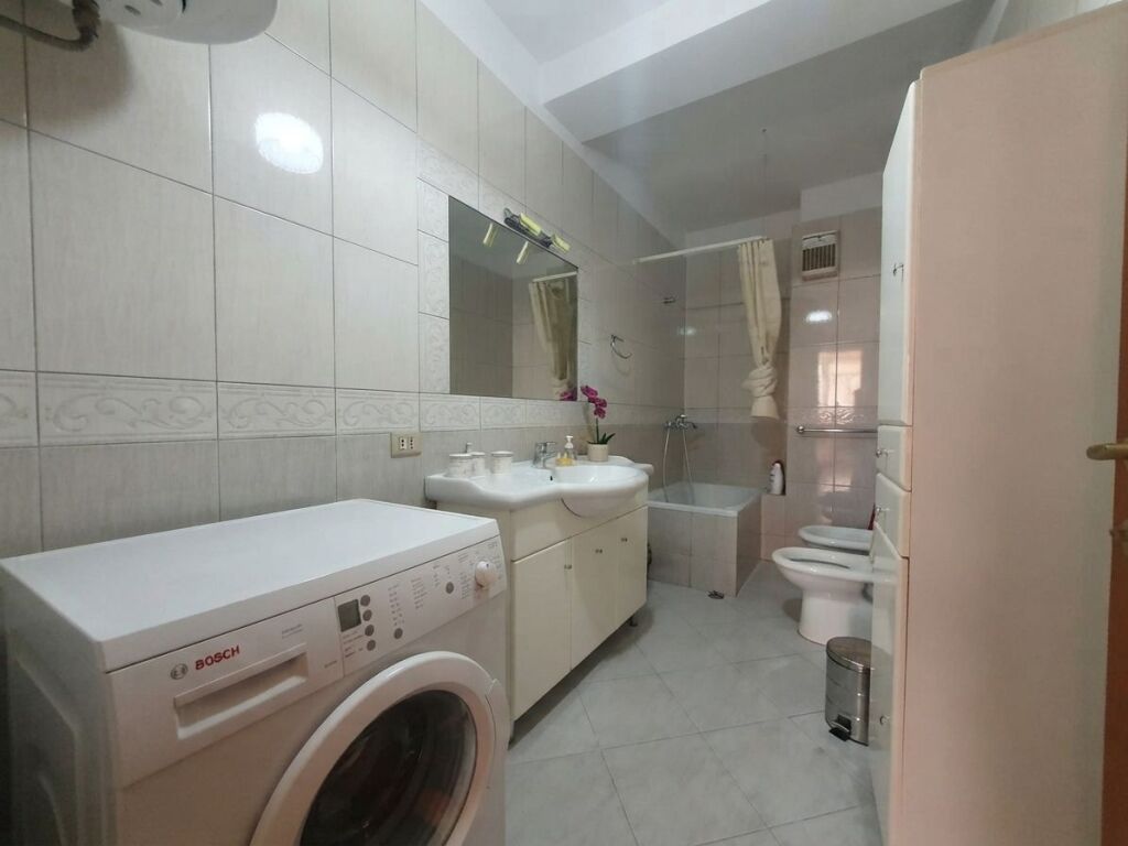 Qera,Apartament 2+1+2, Komuna e Parisit, Tirane