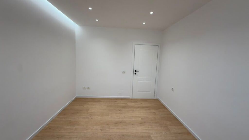 APARTAMENT PER SHITJE 2+1+2 - 21 DHJETORI