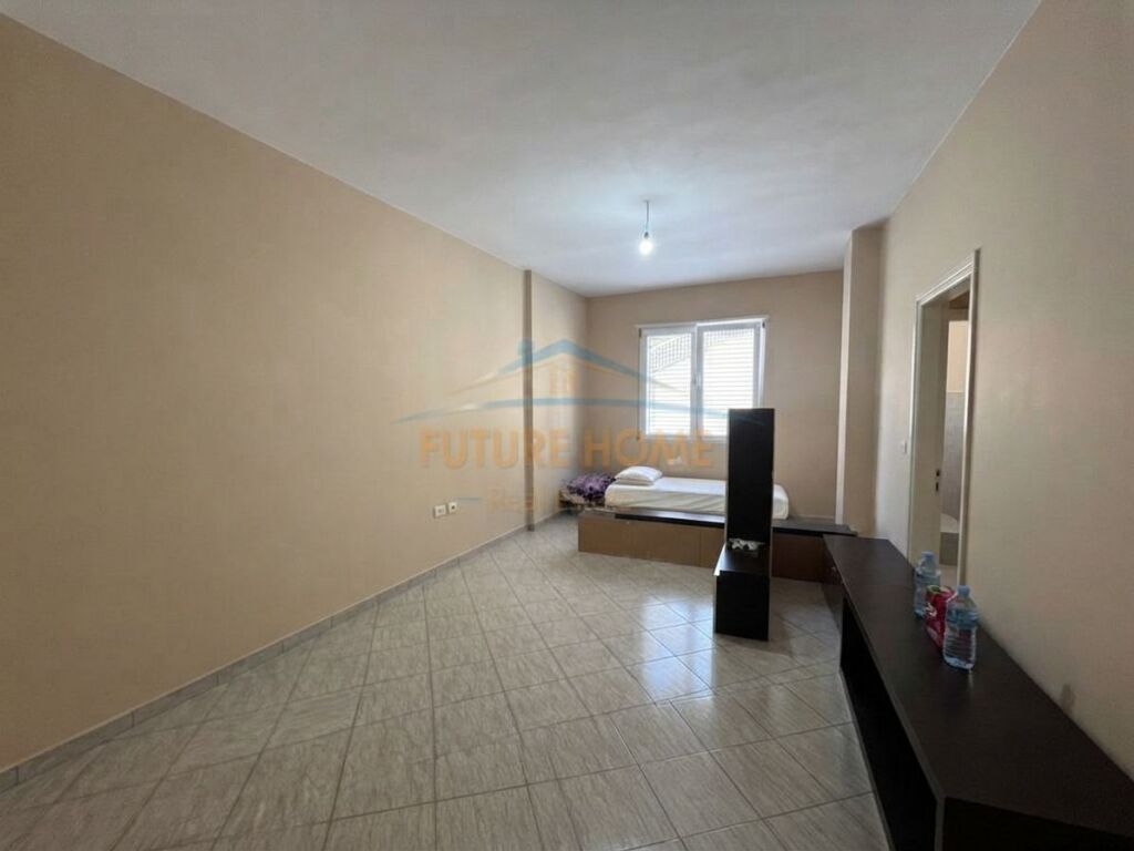 Qera, Apartament 2+1+2, Kopshti Botanik, Tiranë