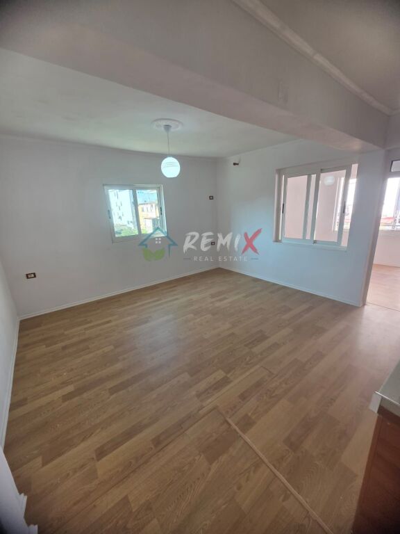 🏡 SHITET APARTAMENT 2+1 + BALLKON – PRANË SPITALIT, DURRËS