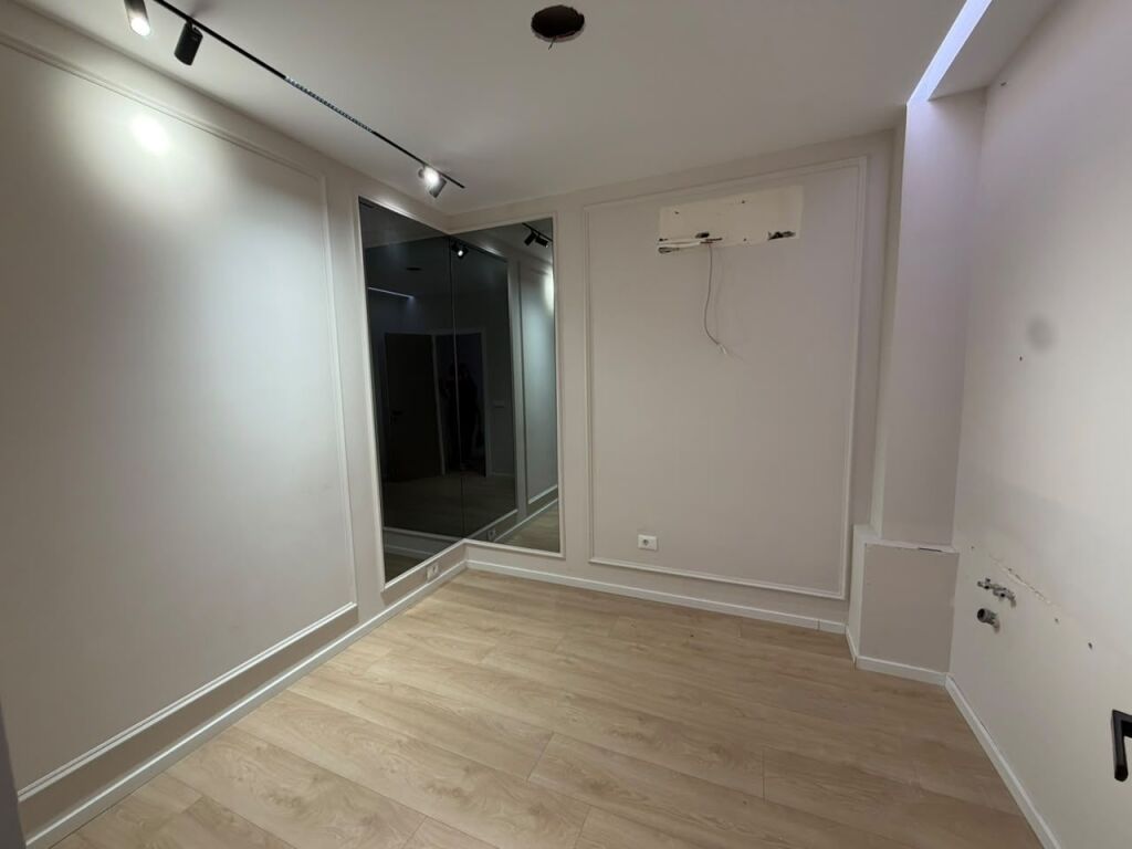 🏢 JEPET ME QIRA – APARTAMENT 3+1 NË BLLOK