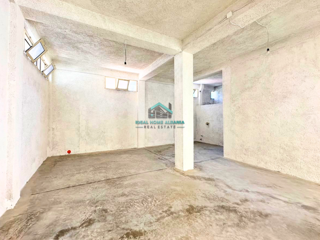 🏢 SHOP FOR RENT – BISHTI I KALLDRËMIT, VLORË