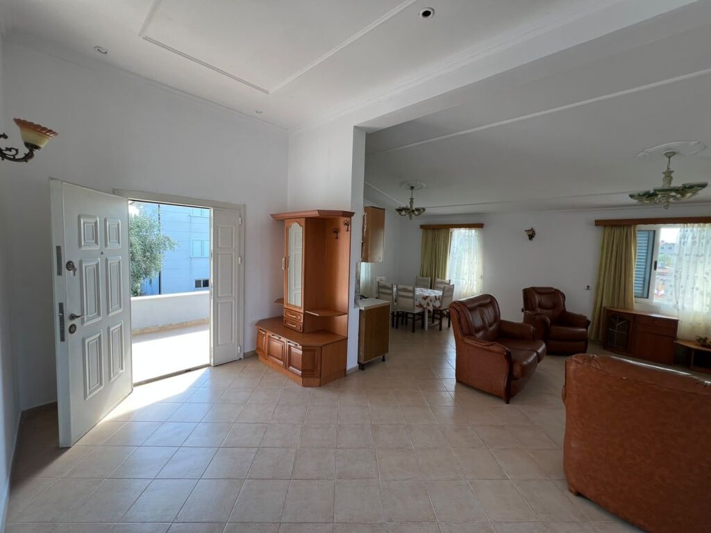 QIRA KATI 2 I NJE VILE 2+1 SUKTH DURRES 250 EURO