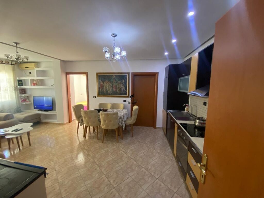 APARTAMENT ME QERA 2+1 YZBERISHT 50.000 LEKE FH-91942