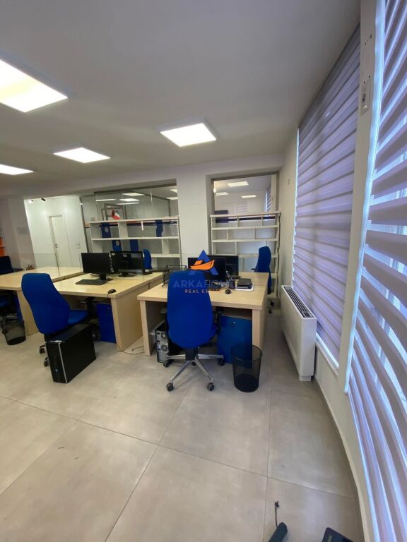 UFFICIO IN AFFITTO 110 M2 "COMUNE DI PARIGI" 1500 EURO