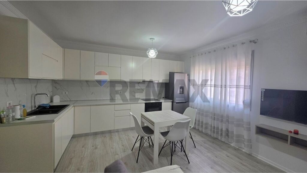 🏡 APARTAMENT 1+1 ME QIRA – ALBANO & ROMINA, VLORË