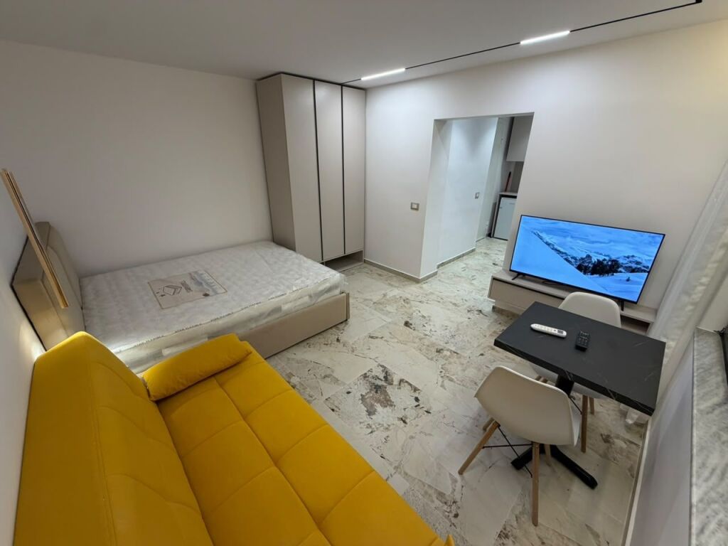 🏠 Shitet apartament Studio tek Mine Peza