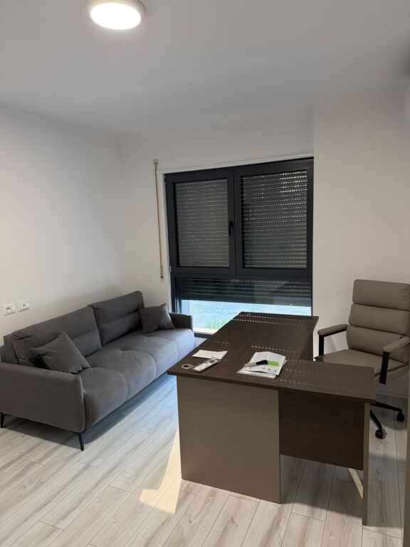 Office space for rent at 📍Bulevardi I Ri