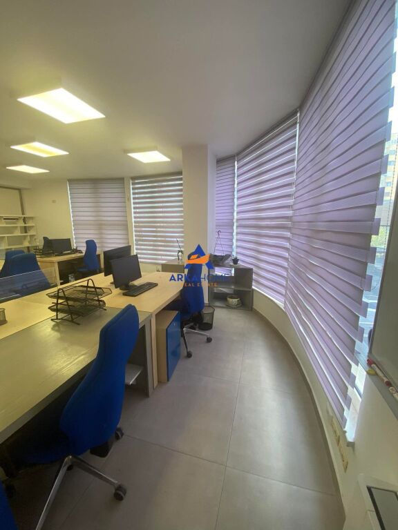 UFFICIO IN AFFITTO 110 M2 "COMUNE DI PARIGI" 1500 EURO