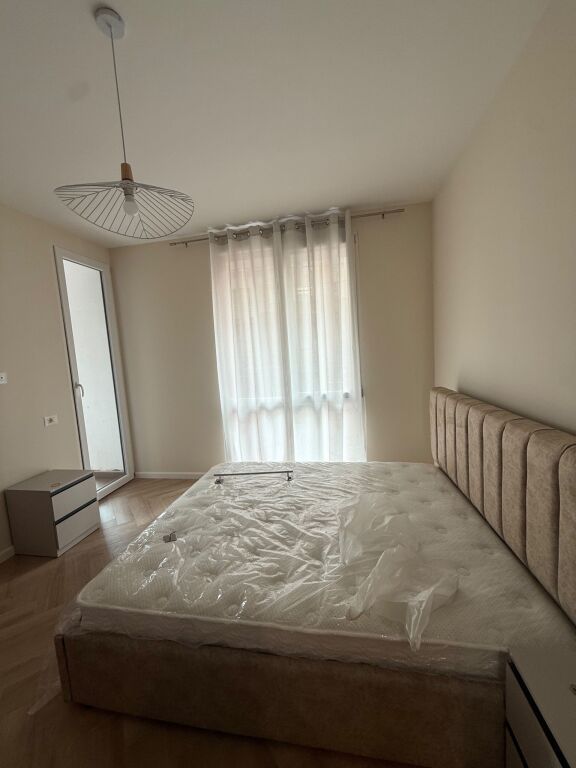 Qera | Apartament 2 + 1+ 2 | Farmacia 10 | 700 €/muaj