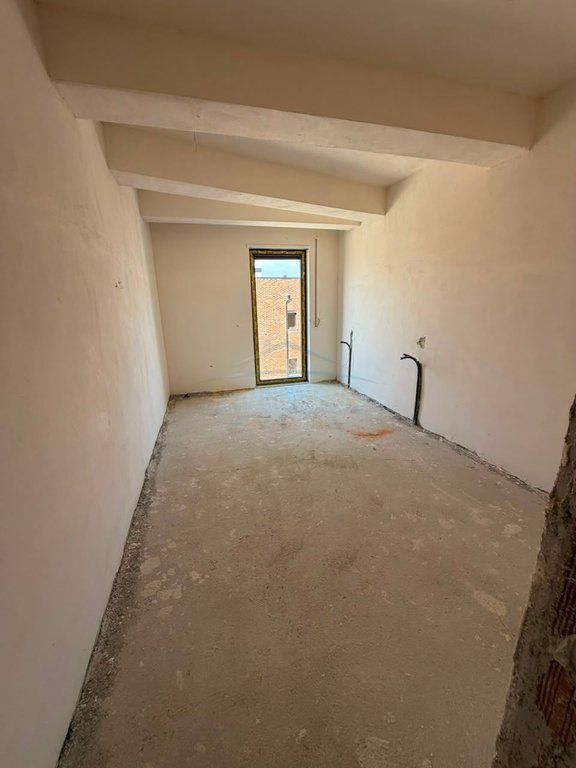 In vendita, Villa su 3 piani, Residenza Kodra e Diellit 2, Tirana.