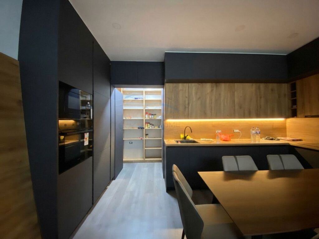Qera, Apartament 2+1+2, Rruga e Elbasanit