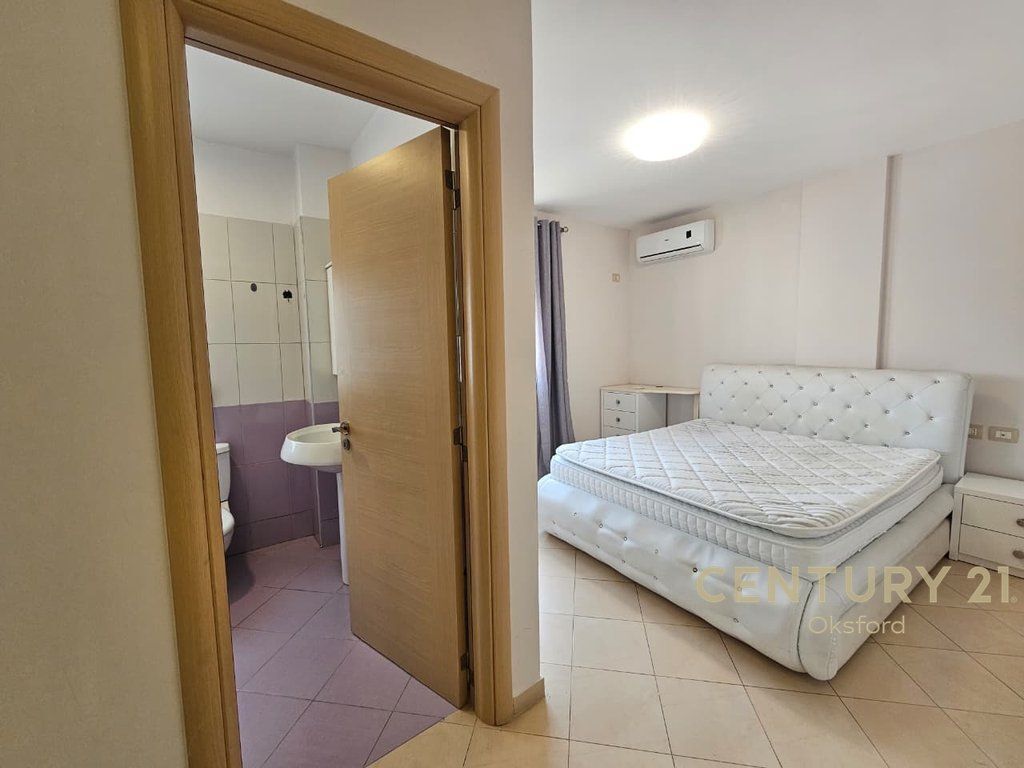 Shitet Apartament 2+1+2 tek Liqeni i Thate