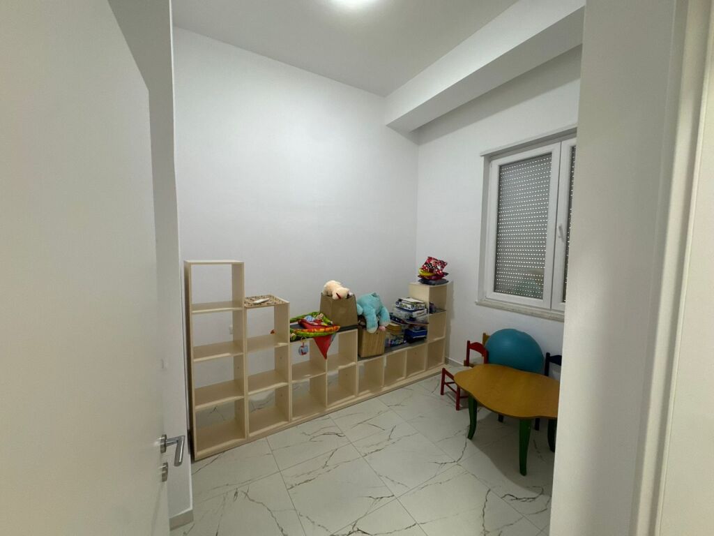 IN AFFITTO | Appartamento 2+1, Vicino Donika Center
